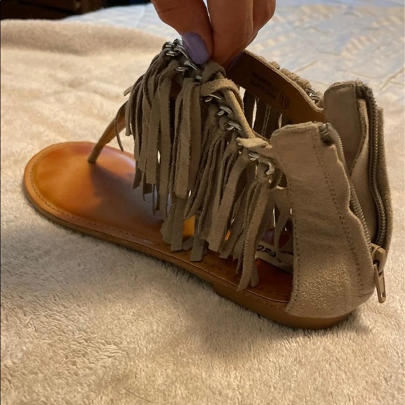 Womans size 10 sandals - Picture 4 of 4